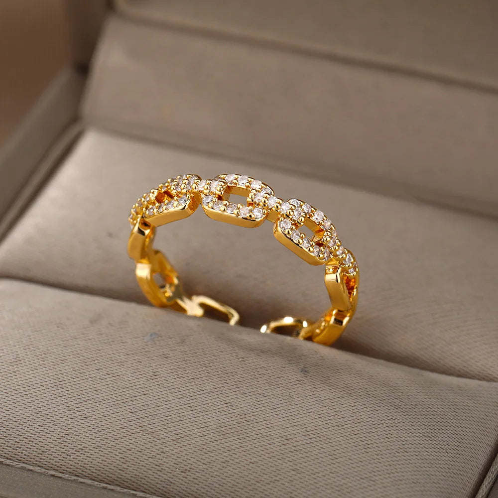 Zircon Twist Chain Ring