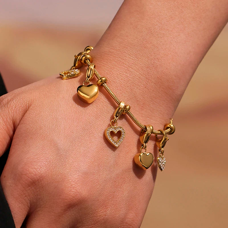 Zircon Heart Charm Bangle