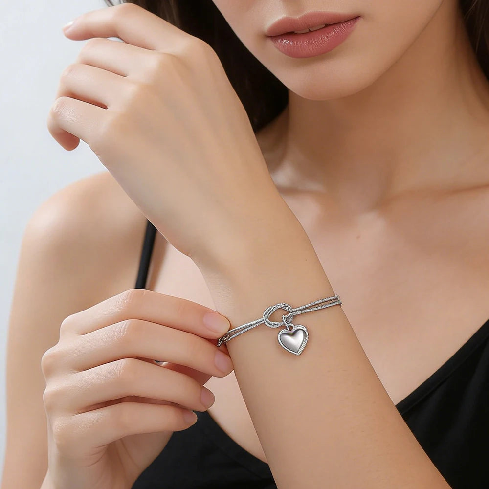 Gold knot Heart Charm Bracelet